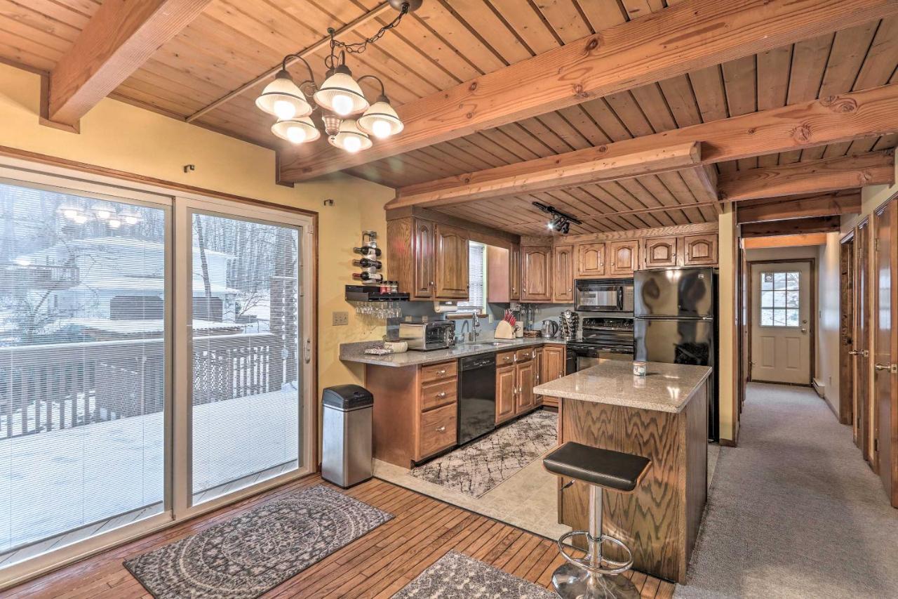 Henryville Home With Hot Tub About 5 Mi To Camelback! Extérieur photo