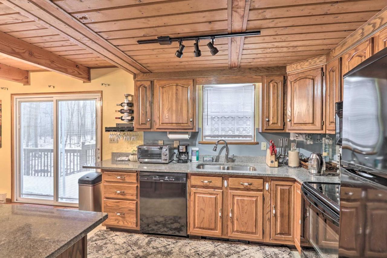 Henryville Home With Hot Tub About 5 Mi To Camelback! Extérieur photo