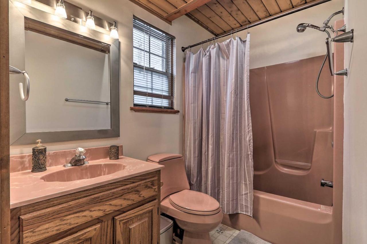 Henryville Home With Hot Tub About 5 Mi To Camelback! Extérieur photo